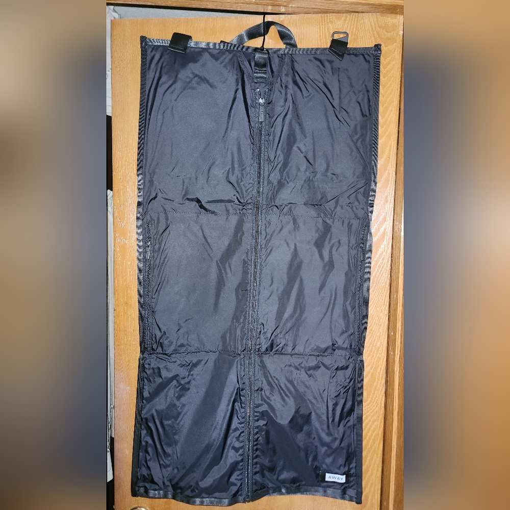 AWAY Garment sleeve